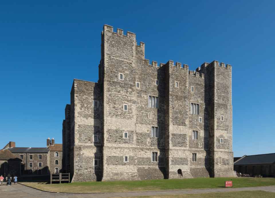 Dover Castle can be a cool Minecraft castle